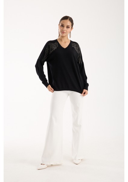 Kadın Siyah Omuzları Taş Detaylı V Yaka Triko Bluz