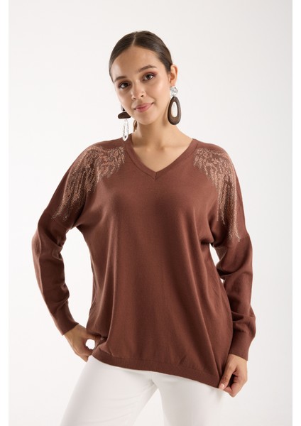 Kadın Kahve Omuzları Taş Detaylı V Yaka Triko Bluz