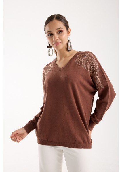 Kadın Kahve Omuzları Taş Detaylı V Yaka Triko Bluz fiyatları