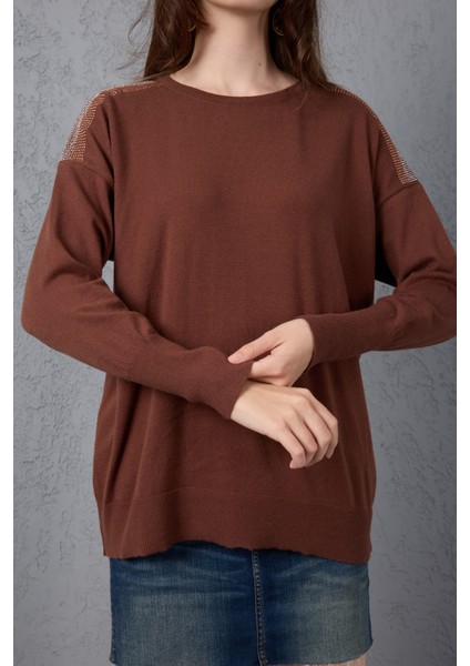 Kadın Kahve Omuzları Taş Detaylı Geniş Manşetli Bisiklet Yaka Triko Bluz indirimleri