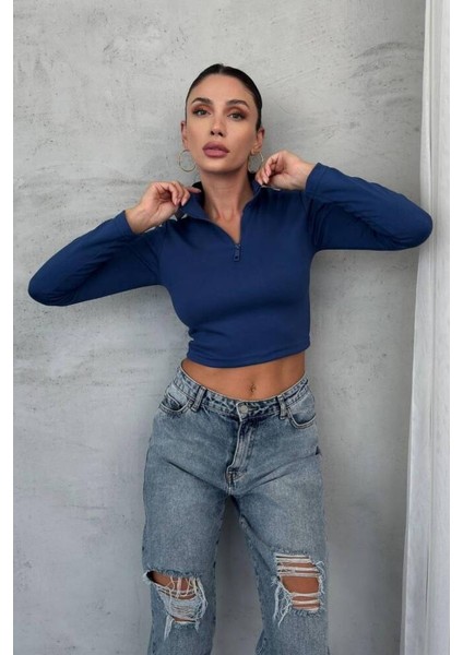Dik Yaka Yarım Fermuarlı Uzun Kollu Crop