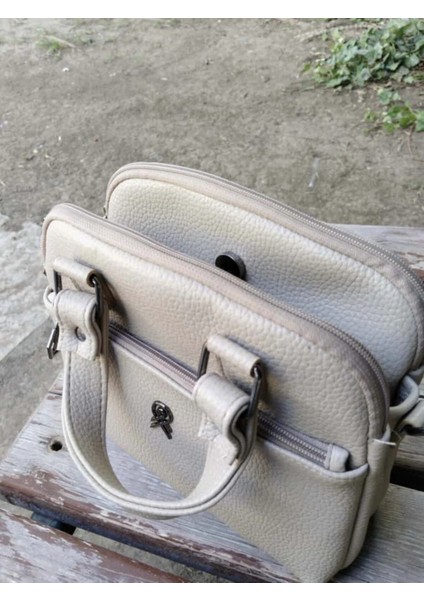 Kadın Deri Uzun Askılı El ve Omuz Çantası 24X20X8 fiyatları