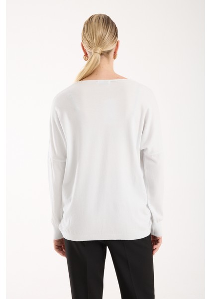 Kadın Beyaz Omuzları Taş Detaylı V Yaka Triko Bluz indirimleri