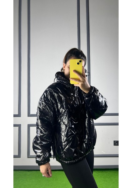 Siyah Parlak Mont/yağmurluk