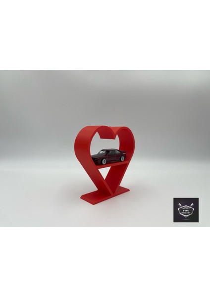 1:64 Diecast Araba Kalp Şekilli Sergileme Standı – Kırmızı Dekoratif Model Araba Standı | Koleksiyon Sergileme Ünitesi fiyatları