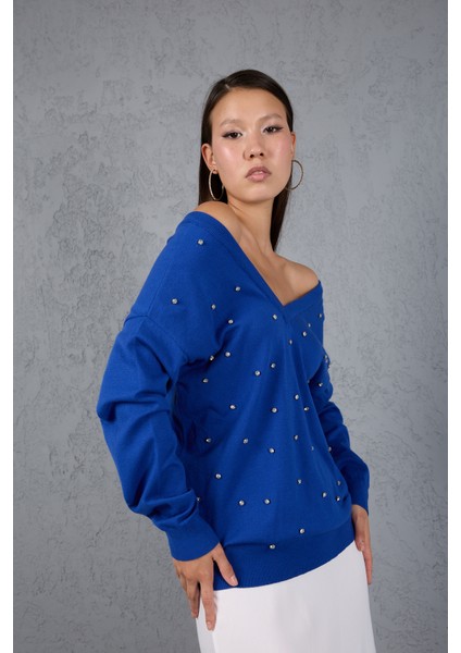 Kadın Saks Mavisi Önü Taş Detaylı V Yaka Triko Bluz modelleri