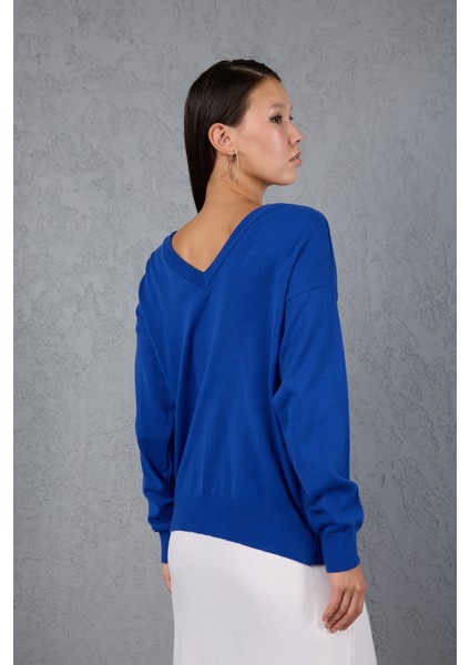 Kadın Saks Mavisi Önü Taş Detaylı V Yaka Triko Bluz fırsatları