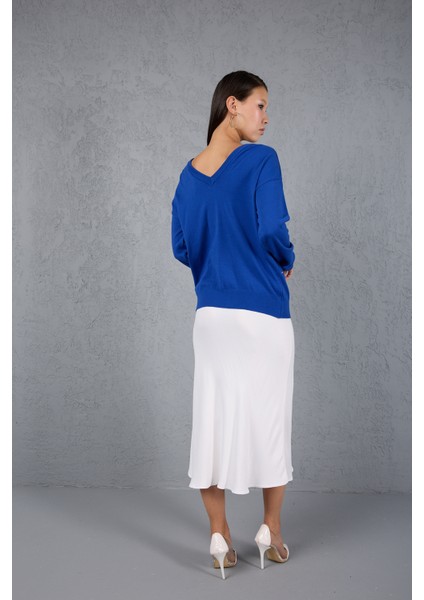 Kadın Saks Mavisi Önü Taş Detaylı V Yaka Triko Bluz