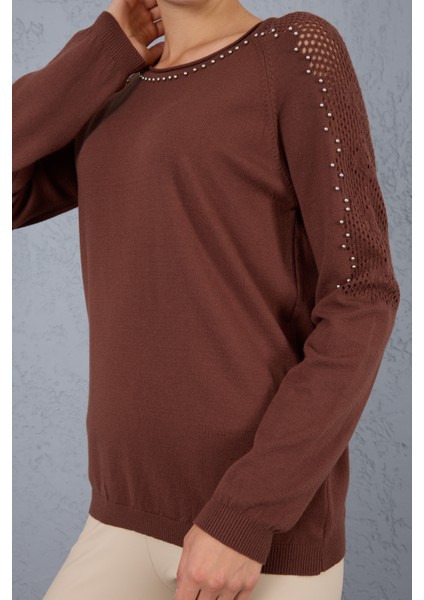 Kadın Kahve Ajurlu Inci Detaylı Reglan Kollu Yuvarlak Yaka Triko Bluz indirimleri