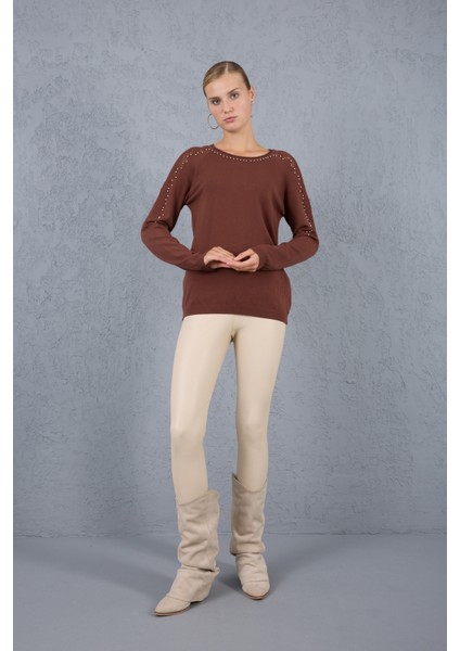 Kadın Kahve Ajurlu Inci Detaylı Reglan Kollu Yuvarlak Yaka Triko Bluz