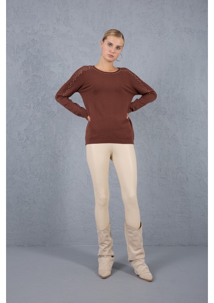 Kadın Kahve Ajurlu Inci Detaylı Reglan Kollu Yuvarlak Yaka Triko Bluz