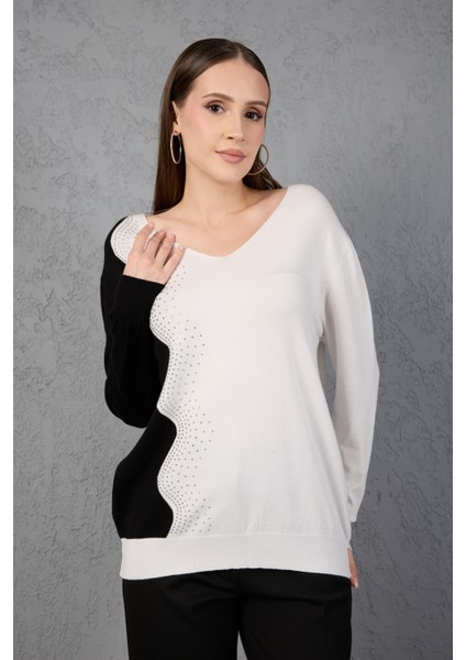 Beyaz-Siyah Iki Renkli Taş Detaylı V Yaka Triko Bluz modelleri