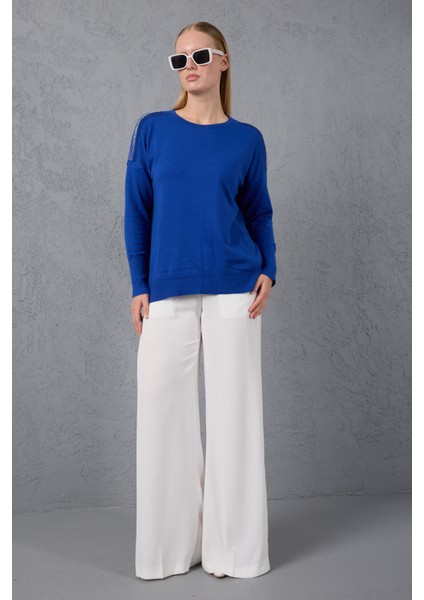 Kadın Saks Mavisi Omuzları Taş Detaylı Geniş Manşetli Bisiklet Yaka Triko Bluz