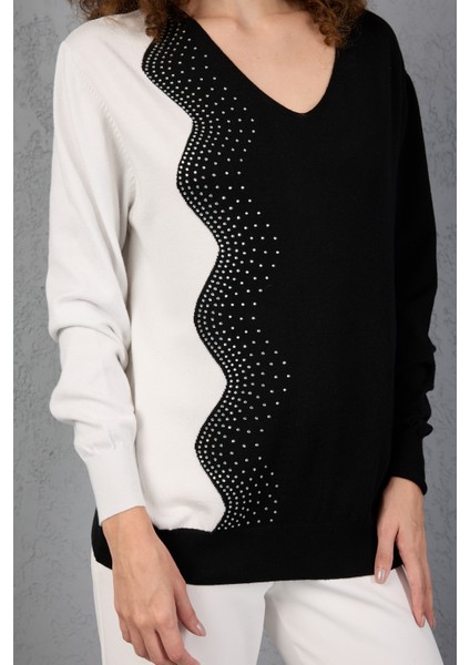 Siyah-Beyaz Iki Renkli Taş Detaylı V Yaka Triko Bluz indirimleri