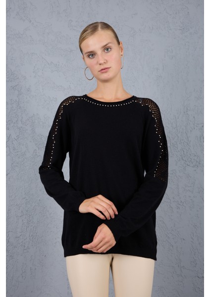 Kadın Siyah Ajurlu Inci Detaylı Reglan Kollu Yuvarlak Yaka Triko Bluz