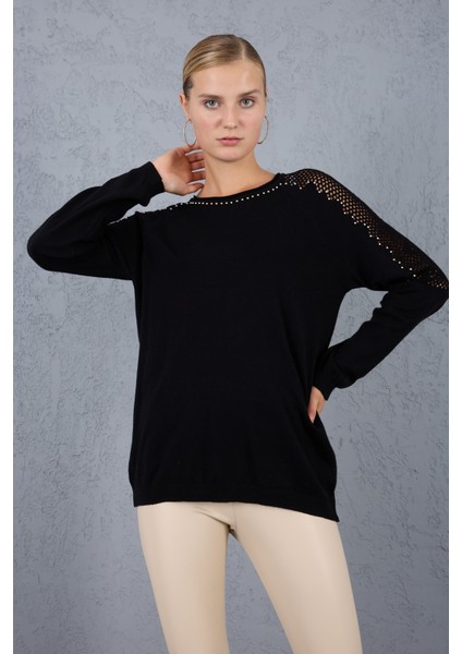 Kadın Siyah Ajurlu Inci Detaylı Reglan Kollu Yuvarlak Yaka Triko Bluz fırsatları