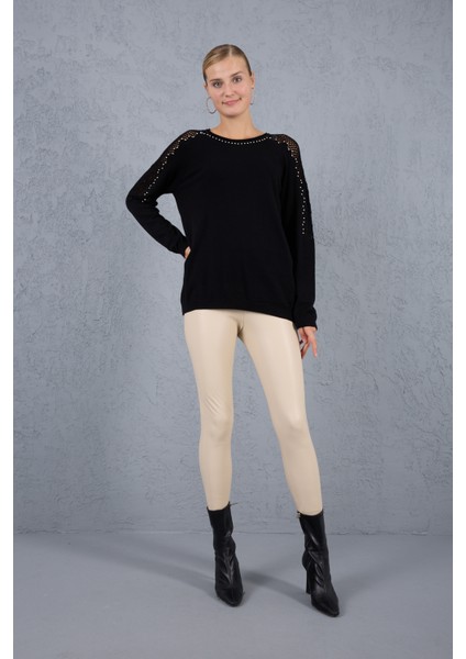 Kadın Siyah Ajurlu Inci Detaylı Reglan Kollu Yuvarlak Yaka Triko Bluz