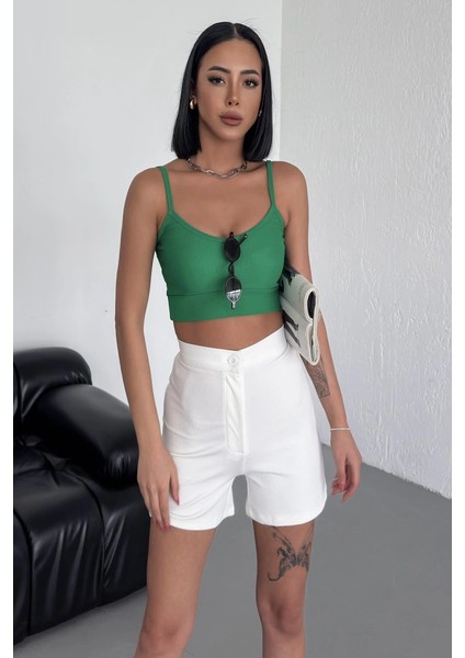 Tarz ve Rahatlığı Bir Arada Sunan Yüksek Bel Esnek Likralı Krep Şort Beyaz fiyatları