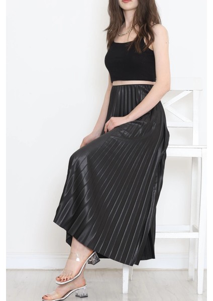 Zarif ve Modern Pileli Parlak Krep Gizli Lastikli Siyah Etek