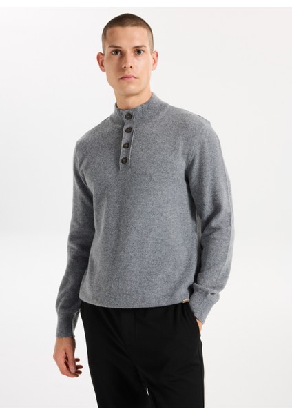 Dik Yaka Relaxed Düz Örgü Desenli Gri Melanj Erkek Kazak J5WM-KZK7855 modelleri