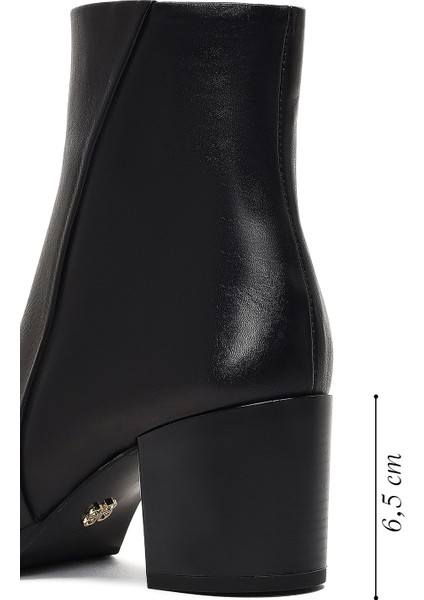 Kadın Siyah Fermuarlı Kalın Topuklu Deri Bot 25WFD162918 fiyatları