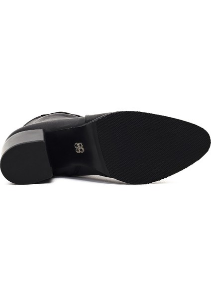 Kadın Siyah Fermuarlı Kalın Topuklu Deri Bot 25WFD162918