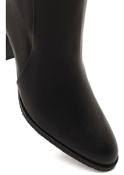 Kadın Siyah Fermuarlı Kalın Topuklu Deri Bot 25WFD162918