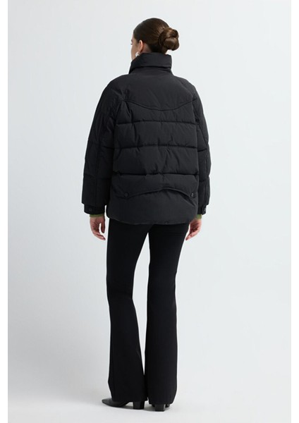 Cepli Kısa Şişme Mont Siyah 15245277000