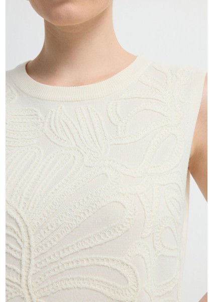Kabartma Desenli Triko Süveter Kemik 16745372000 fiyatları
