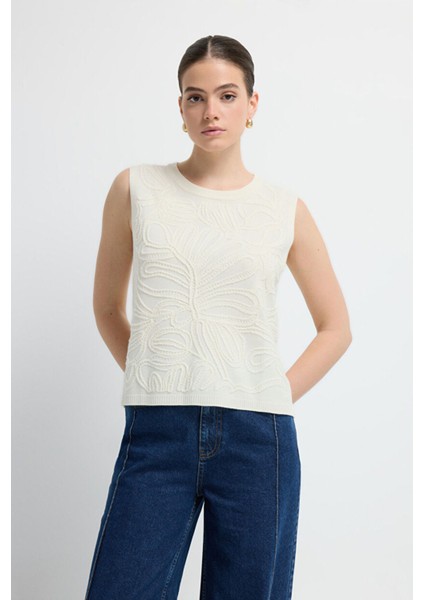 Kabartma Desenli Triko Süveter Kemik 16745372000 fırsatları