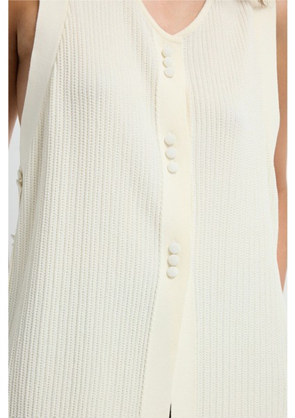 Düğme Detaylı Triko Yelek Vanilya 17945600000 fiyatları