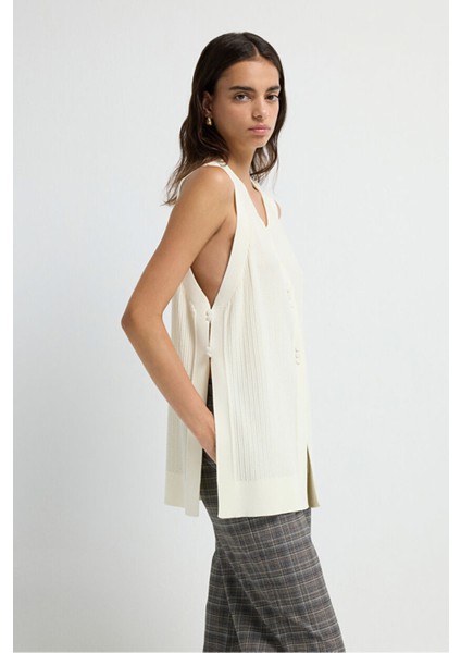 Düğme Detaylı Triko Yelek Vanilya 17945600000 fırsatları