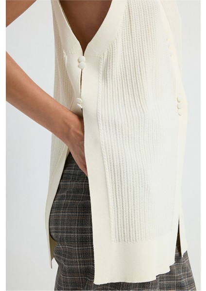 Düğme Detaylı Triko Yelek Vanilya 17945600000 indirimleri