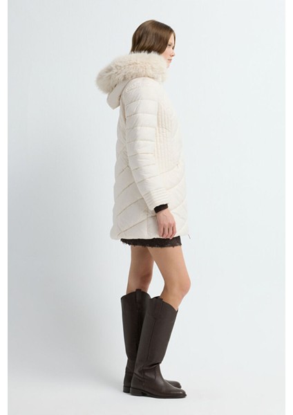 Kürk Detaylı Uzun Şişme Mont Vanilya 15245279000 fırsatları