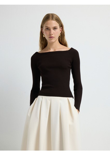 Yakası Açık Triko Kazak Kahve 13942993002 fırsatları