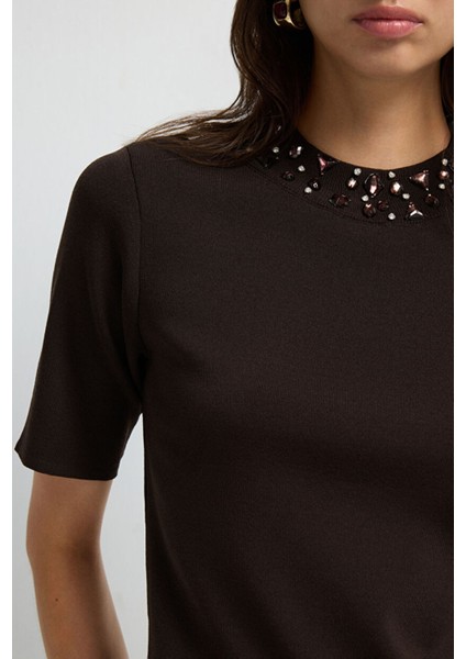 Yakası Taş Detaylı Triko Kazak Kahve 13943006002 fiyatları