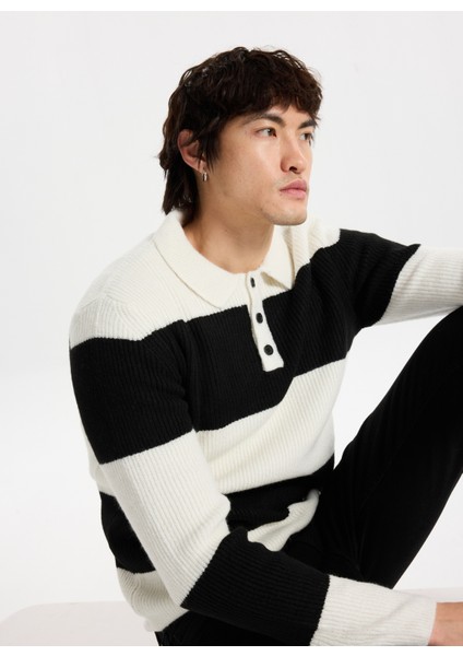 Düğmeli Yaka Normal Örgü Desenli Siyah - Beyaz Erkek Kazak M5WM-KZK1547 modelleri