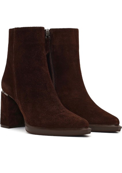 Kadın Kahverengi Fermuarlı Süet Deri Kalın Topuklu Bot 25WFD131010 indirimleri