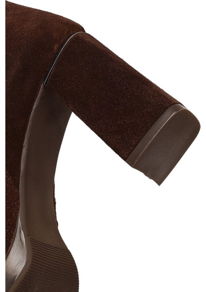 Kadın Kahverengi Fermuarlı Süet Deri Kalın Topuklu Bot 25WFD131010