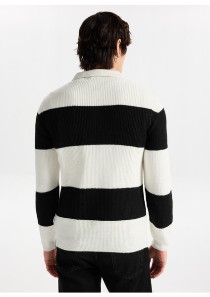 Düğmeli Yaka Normal Örgü Desenli Siyah - Beyaz Erkek Kazak M5WM-KZK1547 indirimleri