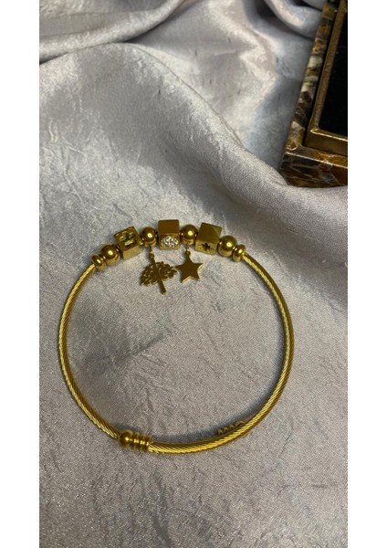 Hayat Ağacı ve Yıldız Charmlı Bileklik fiyatları