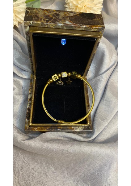 Hayat Ağacı ve Yıldız Charmlı Bileklik modelleri