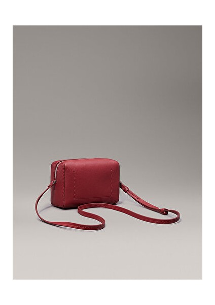 Kadın Ck Daily Pebble Camera Bag modelleri