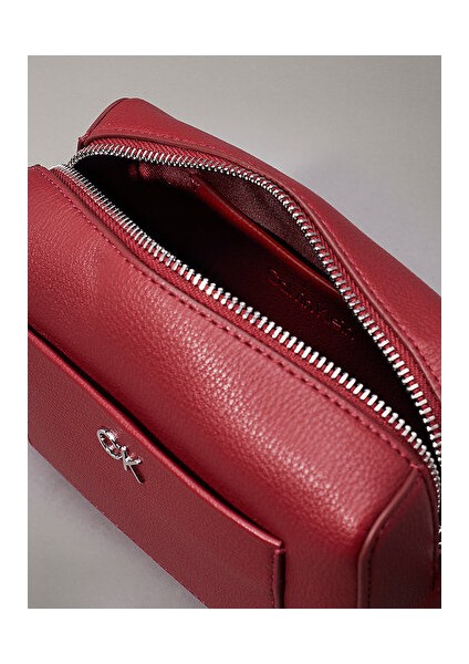 Kadın Ck Daily Pebble Camera Bag indirimleri