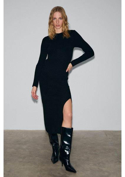 Soreya Kadın Yuvarlak Yaka Çizgi Desenli Yırtmaçlı Slim Fit Triko Siyah Elbise indirimleri