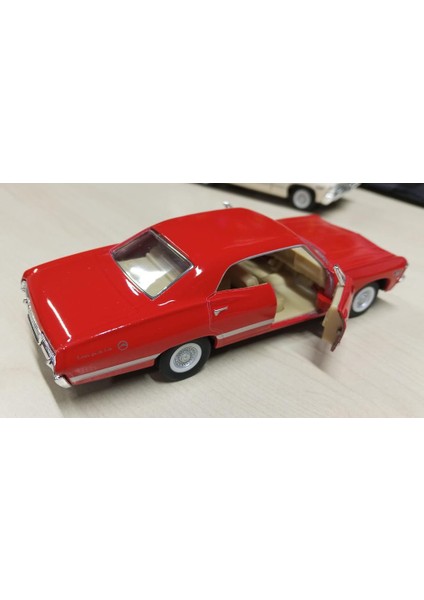 Kinsmart Oyuncak Metal Model Araba 1/36 Çek Bırak 1967 Kırmızı Chevrolet Impala indirimleri