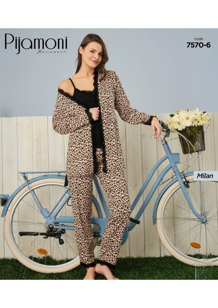 Milan Kumaşın Zarafeti, Sabahlığın Konforuyla Buluştu.” Evde Bile Şıklığından Ödün Verme Her Detayında Lüksü Hisset.