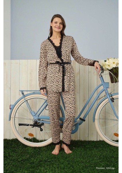 Milan Kumaşın Zarafeti, Sabahlığın Konforuyla Buluştu.” Evde Bile Şıklığından Ödün Verme Her Detayında Lüksü Hisset. fiyatları