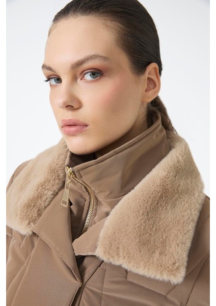 Yakası Kürk ve Kemer Detaylı Şişme Mont 12764 Bej 42