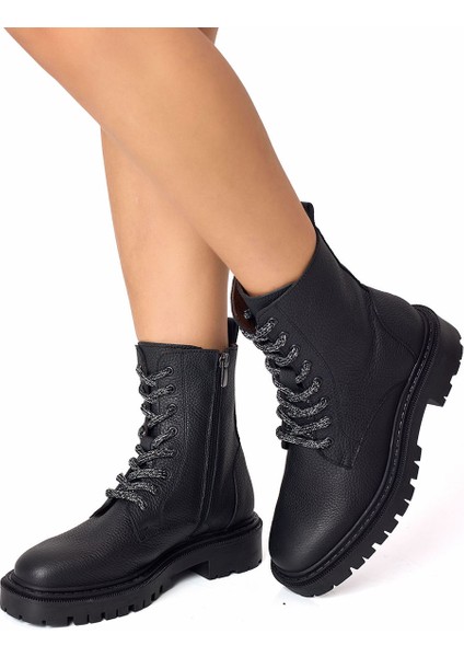 Siyah Fermuarlı Bağcıklı Hakiki Deri Kadın Bot